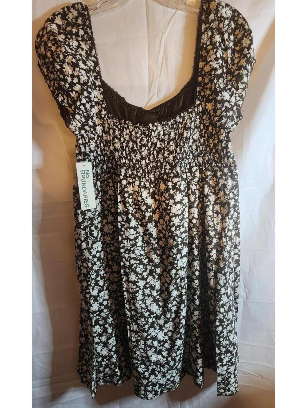 No Boundaries Black and White Floral Dress Size M (8-10)